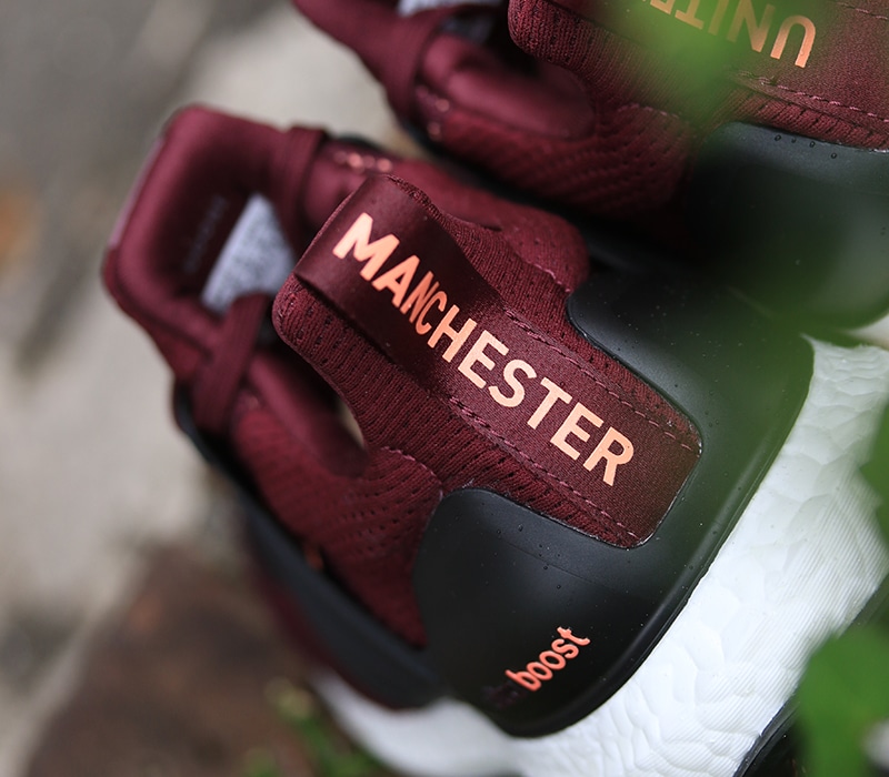 Adidas ultra boost manchester united top