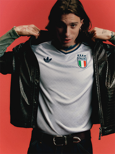 イタリア代表 アウェイギャラリーイメージ