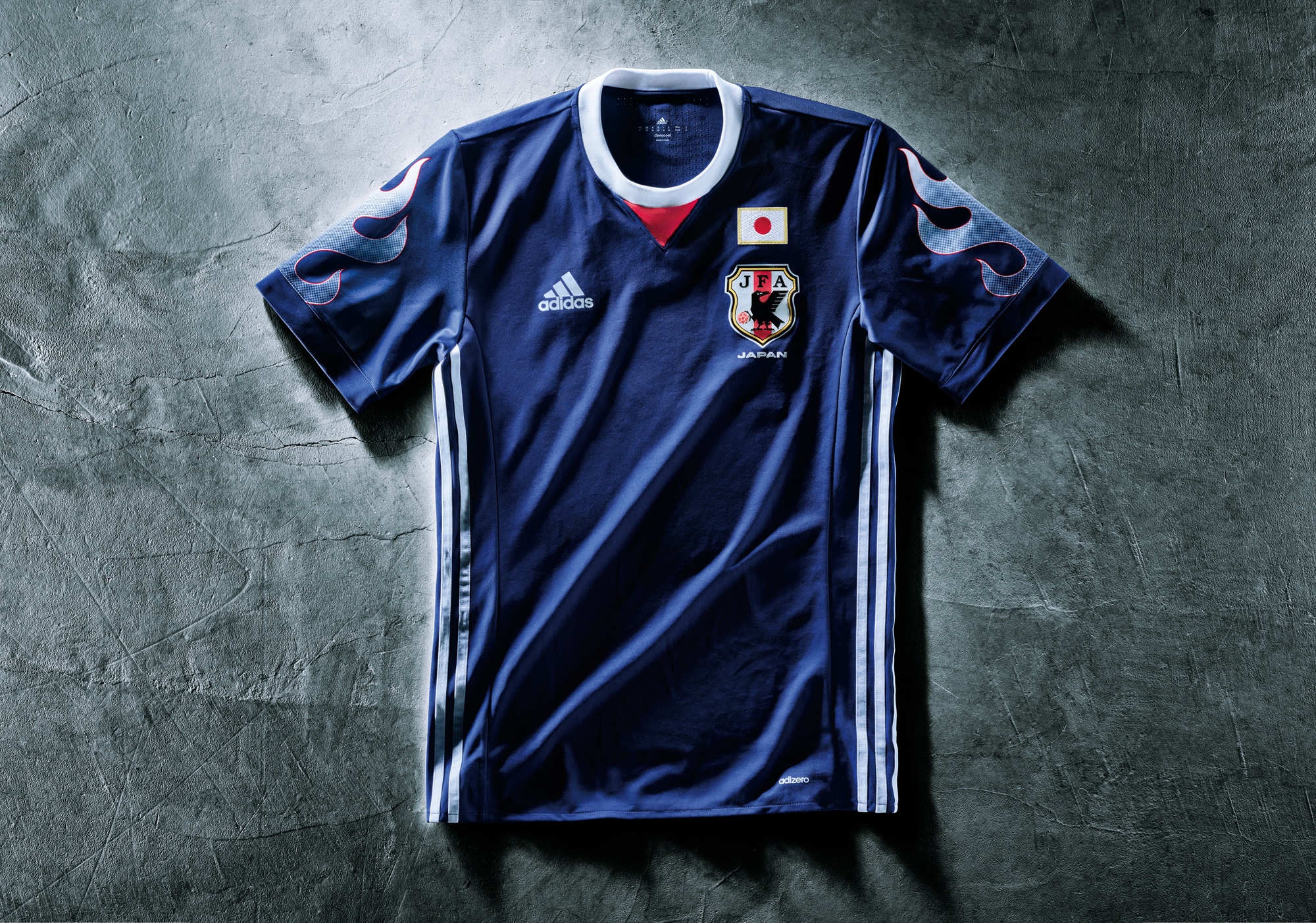 サッカー日本代表　ユニフォーム　adidas