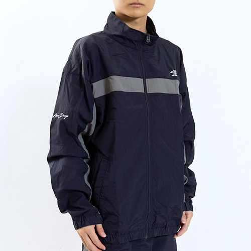 AWAY DAYS ナイロンウーブンジャケット