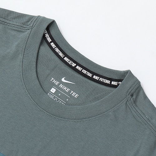 NIKE F.C. エッセンシャル Tシャツ