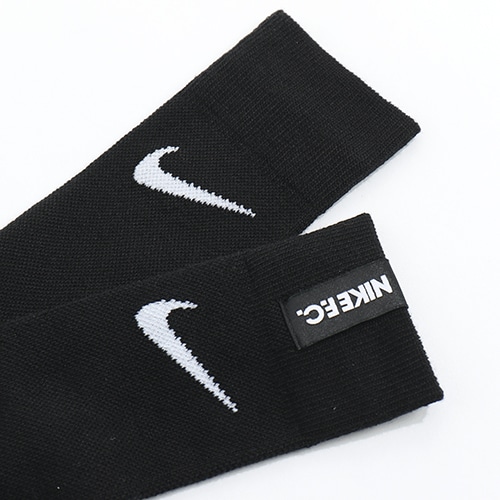 NIKE F.C. エッセンシャル スニーカー クルー ソックス