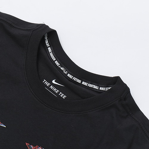 NIKE F.C. シーズナル グラフィックTシャツ