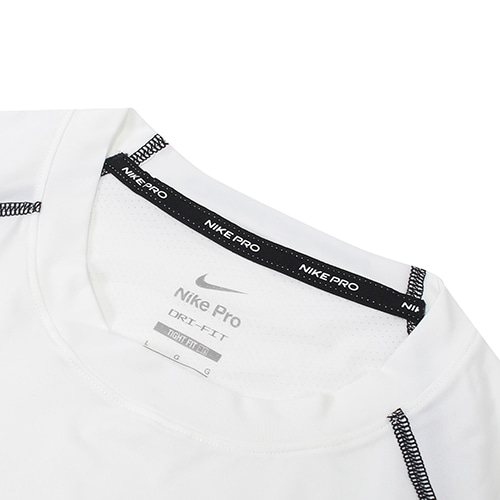 NIKE PRO タイト 半袖トップ