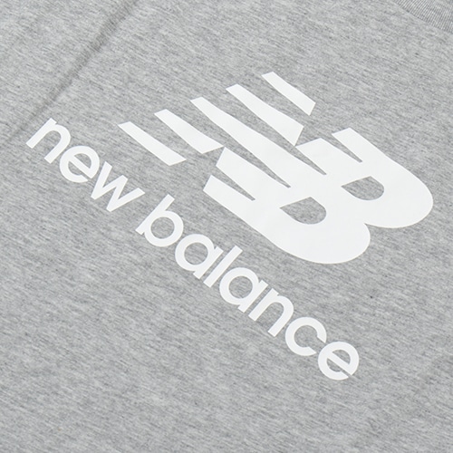 NB Essentials スタックドロゴ ショートスリーブTシャツ