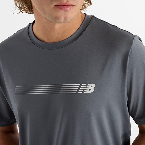 Linear ロゴ パフォーマンスショートスリーブTシャツ