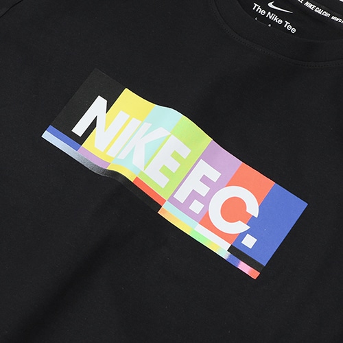 NIKE F.C. シーズナル グラフィック 半袖Tシャツ