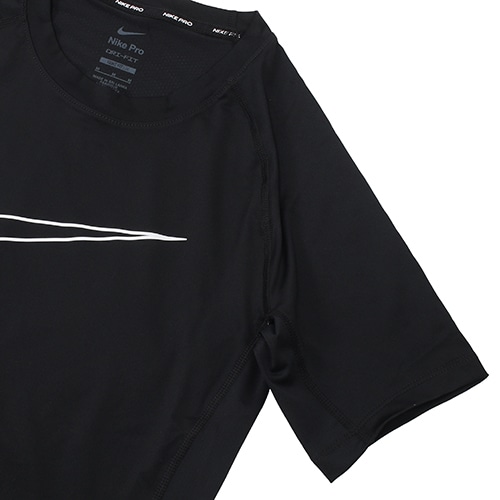 NIKE PRO タイト 半袖トップ