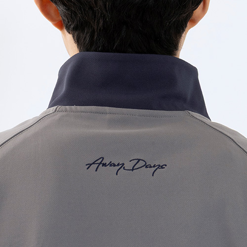 AWAY DAYS ハーフジップトップ