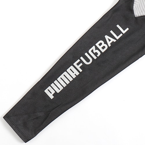 PUMA FUSSBAL HYBRID 1/4 ジップトップ