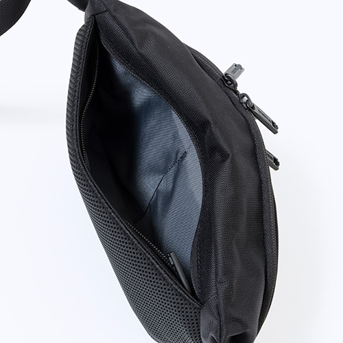 MFC CROSS BODY BAG M