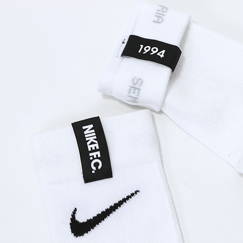 NIKE F.C. エッセンシャル スニーカー クルー ソックス