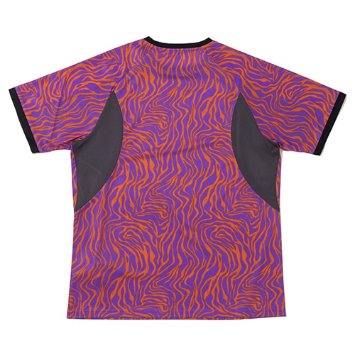 NJR CREATIVITY シャツ