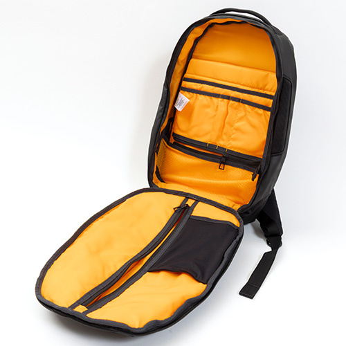 4NWNL バックパック 22L