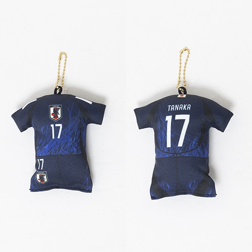 日本代表オフィシャルグッズ！サッカー日本代表のプレーヤーズユニ型クッションキーホルダーが登場！ お気に入り選手のユニ型クッションキーホルダーを持ってサッカー日本代表を応援しよう。 【サイズ】 約W11