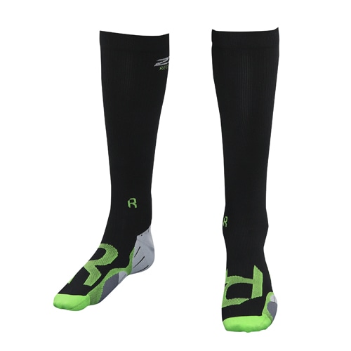 2XU COMPRESSION SOCKS FOR RECOVERY BLK/GRY ブラック×グリーン サッカーウェアの画像