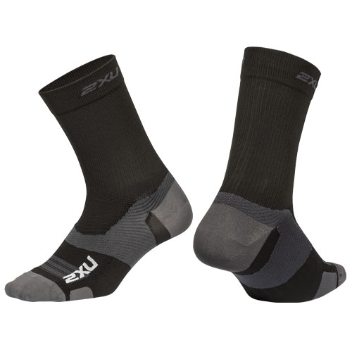 ＜サッカーショップ加茂＞ 2XU COMP SOCKS FOR RECOVERY ブラック/グレー サッカー