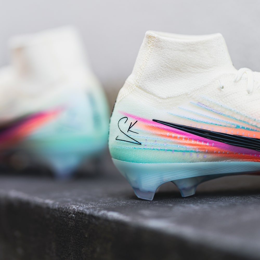 Nike マーキュリアル ローンチカラー　限定 nike-25-044-3112329c-783a-4a87
