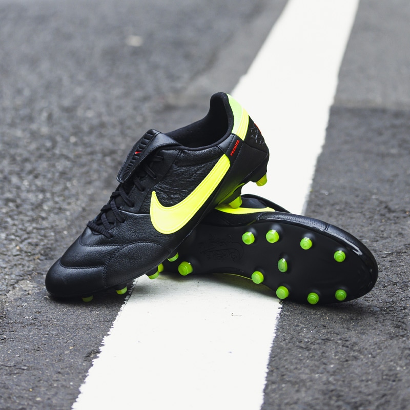 NIKE PREMIER 3