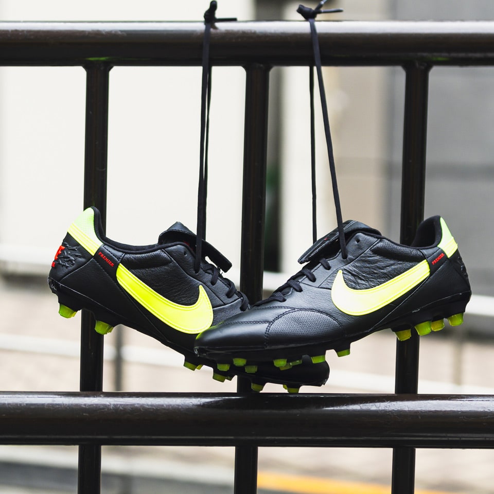 NIKE PREMIER 3