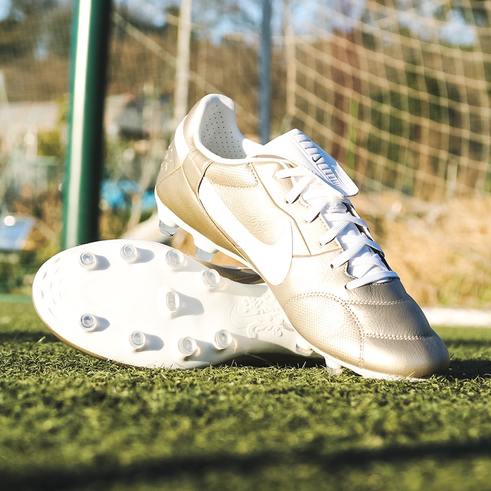 NIKE PREMIER 3