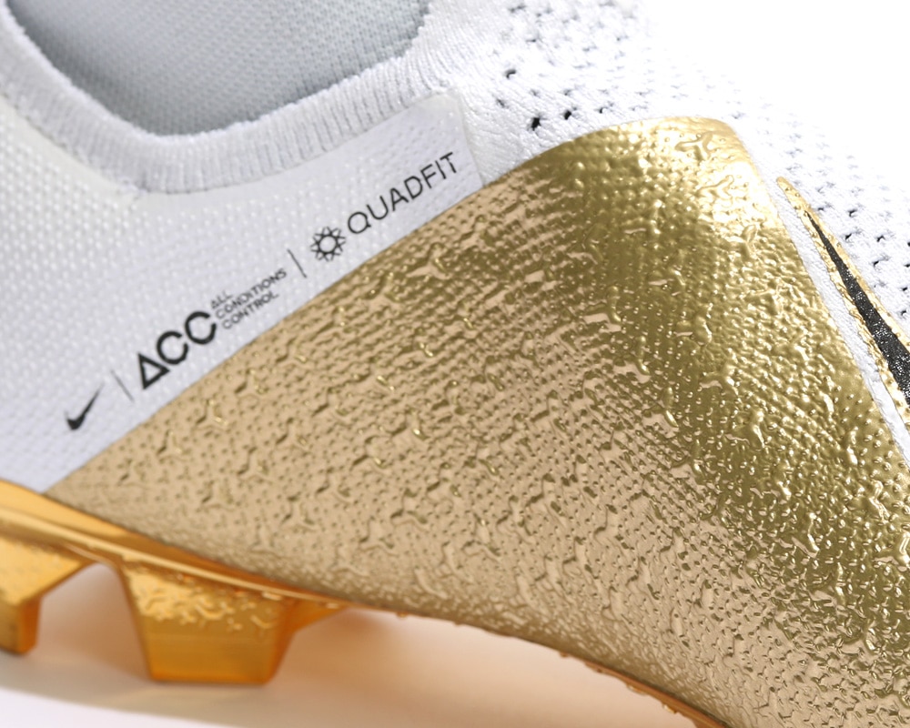 NIKE （ナイキ）”PHANTOM VSN LIMITED EDITION(ファントム