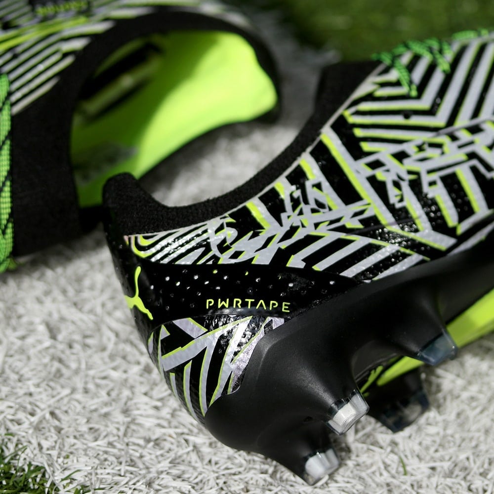 [2840]　　未使用　＊プーマ＊　DAZZLE　スパイク　26㎝ PUMA フューチャー Z 3.3 HG/AG(オレンジ×ブラック) 106762 01